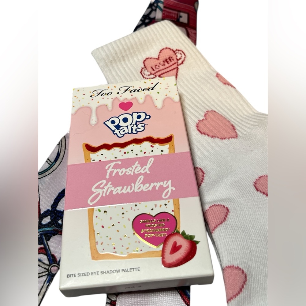 Too Faced Eyeshadow, Bundled with Socks and Twill